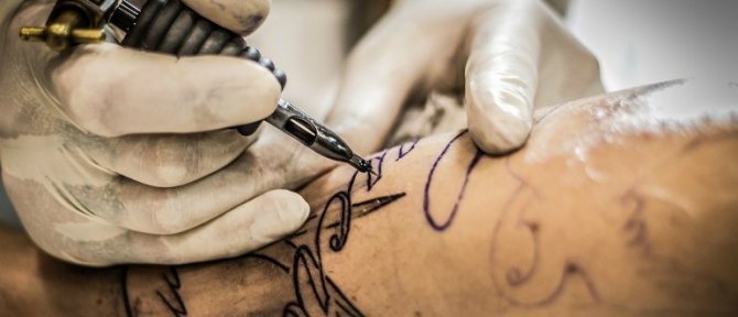 À quel âge peut-on se faire tatouer en Russie ?