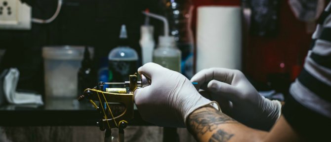 Kui vanalt võib Venemaal tätoveeringut teha?