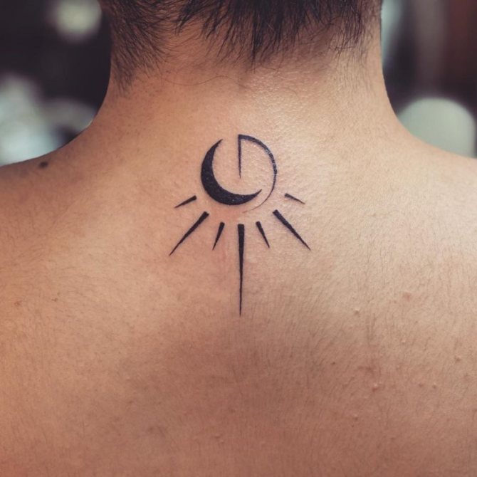 croquis d'un tatouage de soleil
