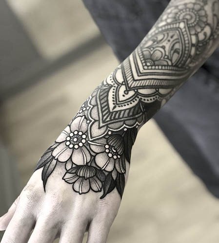 Tatuajes modernos para chicas en el brazo. Bocetos, significado, fotos