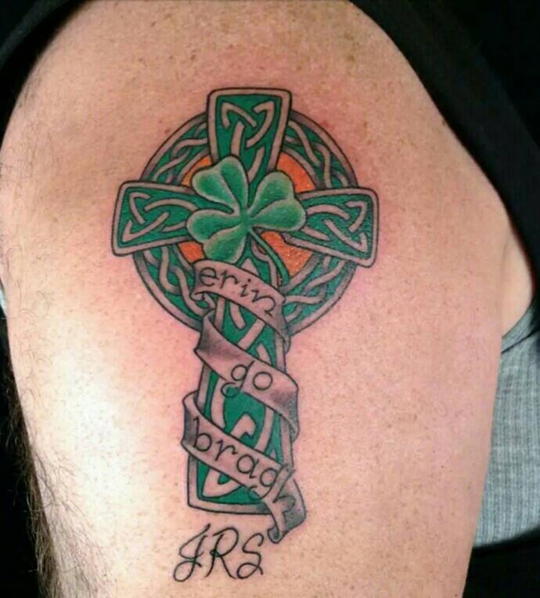 Croix stylisée avec inscription