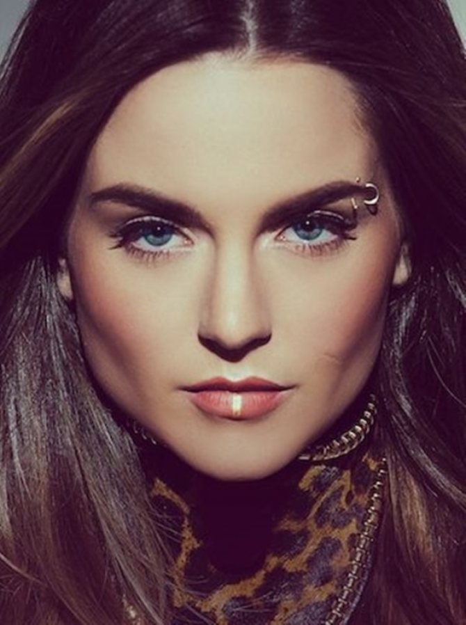 スタイリッシュなジュエリー