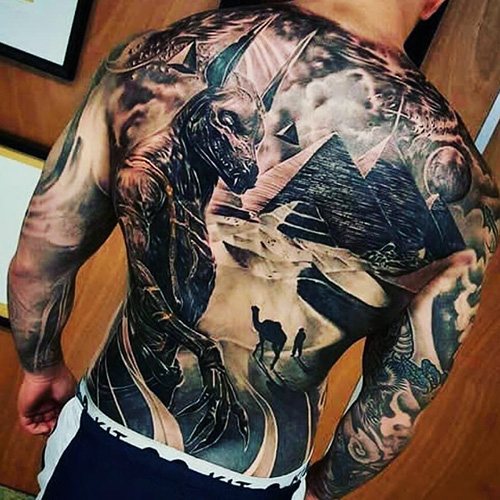 Tatouage d'Anubis, le dieu de l'Égypte. Signification, motifs, photo-tatouages pour hommes et femmes