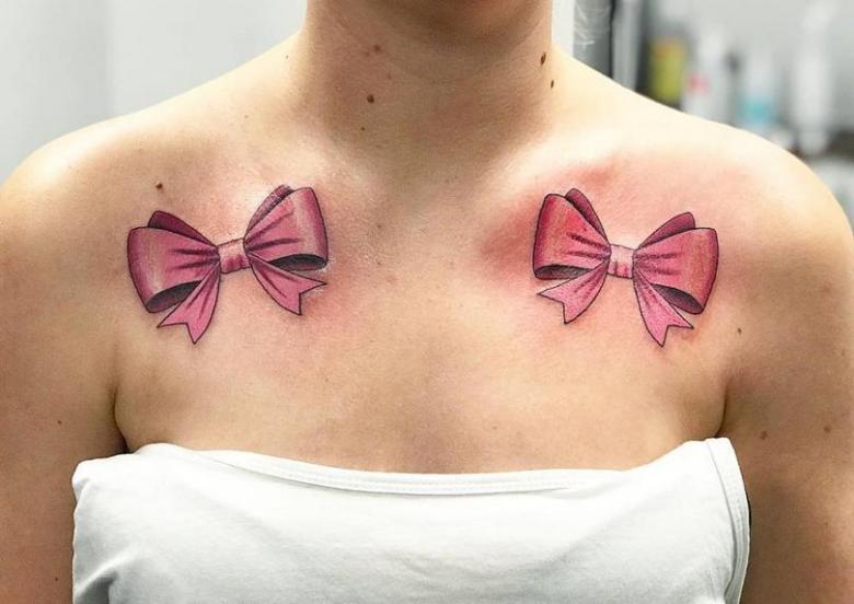 Tattoo bows imitate bra straps