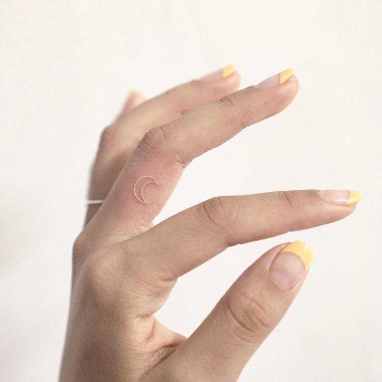 photo de tatouage blanc