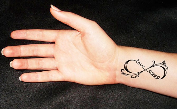 Tatuaje del infinito en la muñeca para chicas, hombres y parejas. Significado, imagen, bocetos