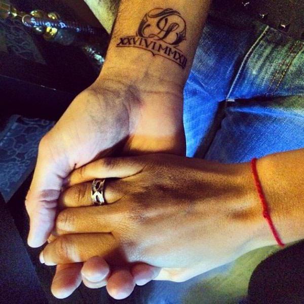 Tatouage de la photo de Buzova sur sa jambe