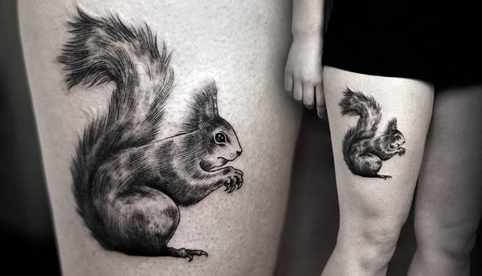 Tatouage noir et blanc