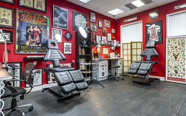 Tattoo Chicano (Chicago) male, for girls. Meaning, photo: sleeve, forearm, hands, shoulder