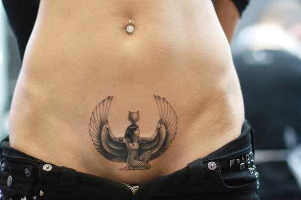 Tatouage thème égyptien pour hommes, filles. Esquisses sur le bras, l'avant-bras, les doigts, les valeurs. Photo