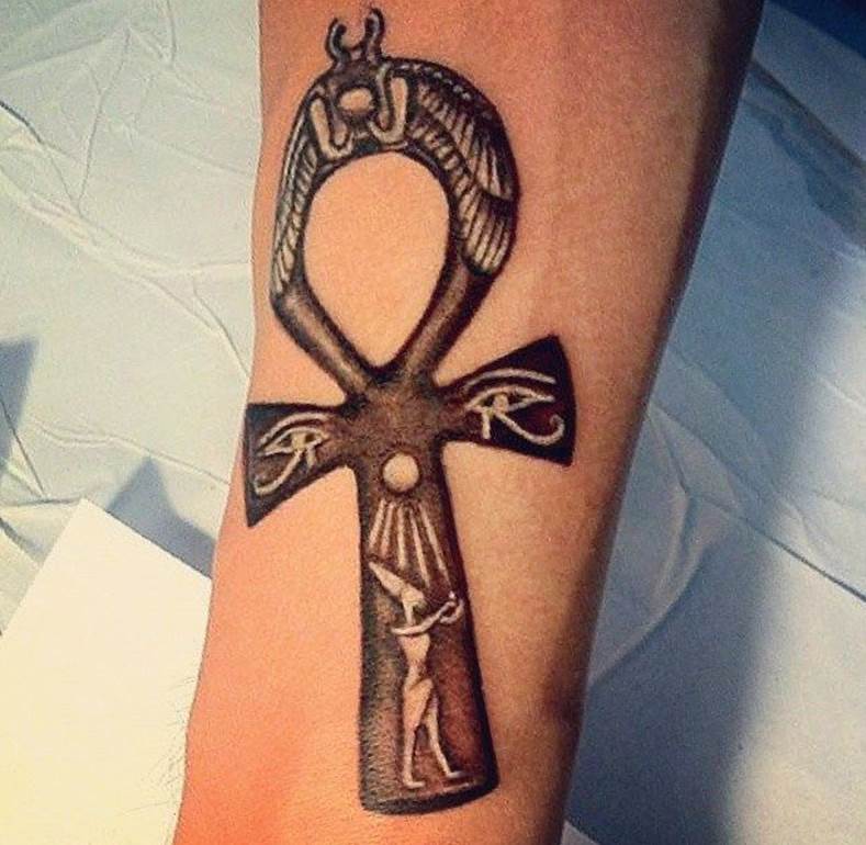 Tatouage croix égyptienne