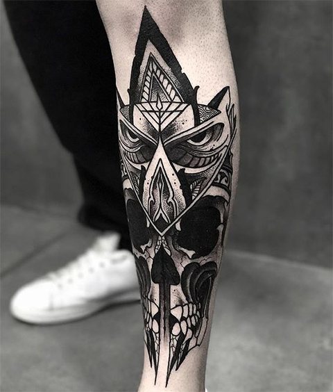 Ανδρικό τατουάζ γεωμετρίας