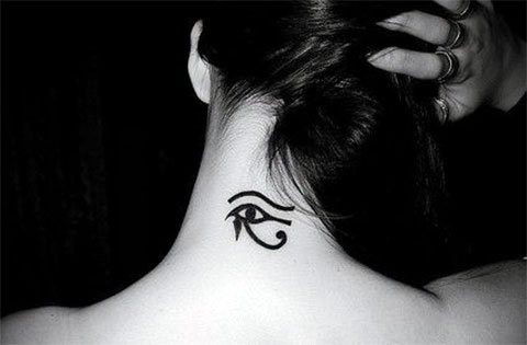 Tatouage de l'œil Hora pour les femmes