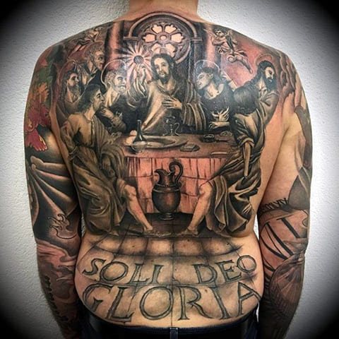 Tatuaje Jesucristo en la espalda - foto
