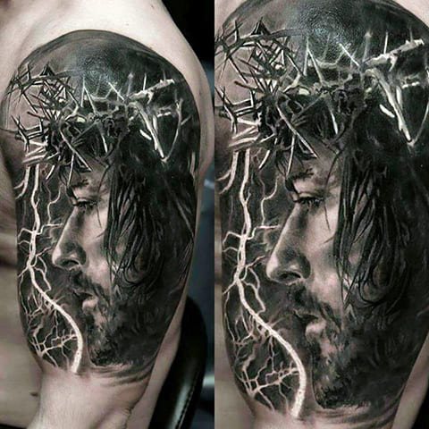 Tatuaje de Jesucristo con corona de espinas