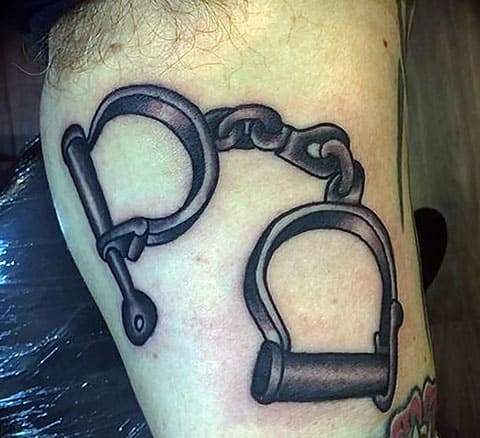 Grilletes para tatuajes