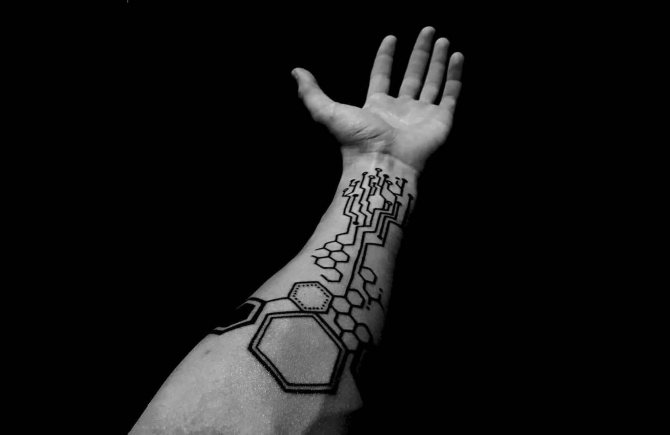 Tattoo cyberpunk forearm
