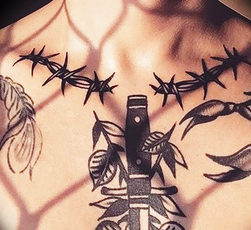 Татуировка с бодлива тел. Значение на стъпало, китка, шия, крак, с цветя, роза, сърце, кръст