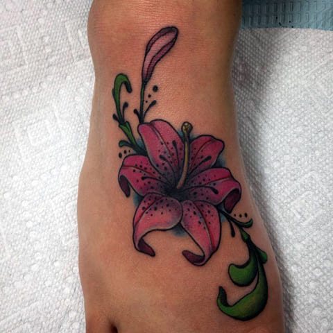 Tatouage de nénuphar sur pied