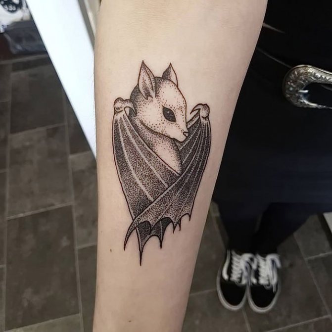 Bat Dotwork tetoválás az alkaron