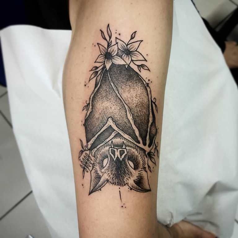 croquis de tatouage de chauve-souris