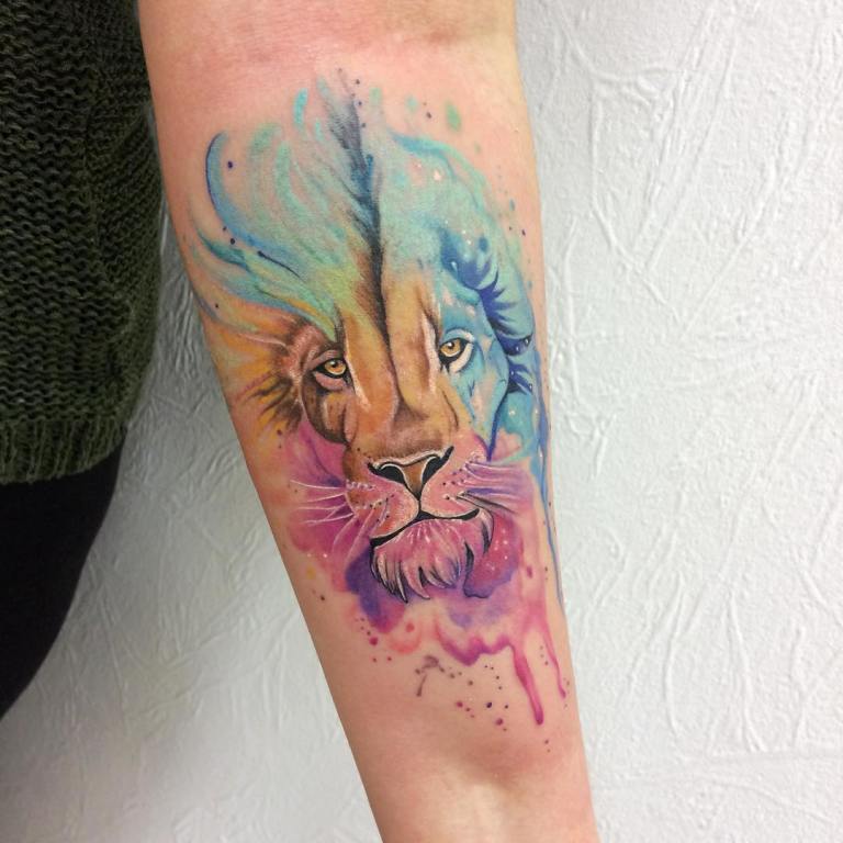 Tatouage d'un lion aquarelle
