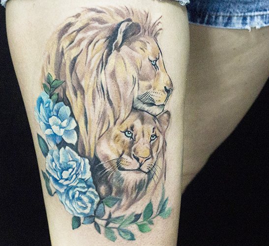 Tatuointi leijona tytöille. Merkitys, kuvat käsivarteen, jalkaan, selkään, reiteen, olkapäähän, ranteeseen, lapaluuhun