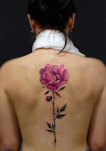 Tatouage entre les omoplates pour les filles. Tatouage, signification, design