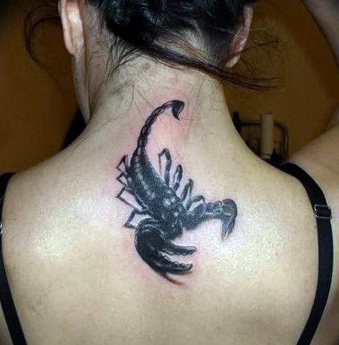 Tatouage entre les omoplates pour les filles. Photo, signification, croquis