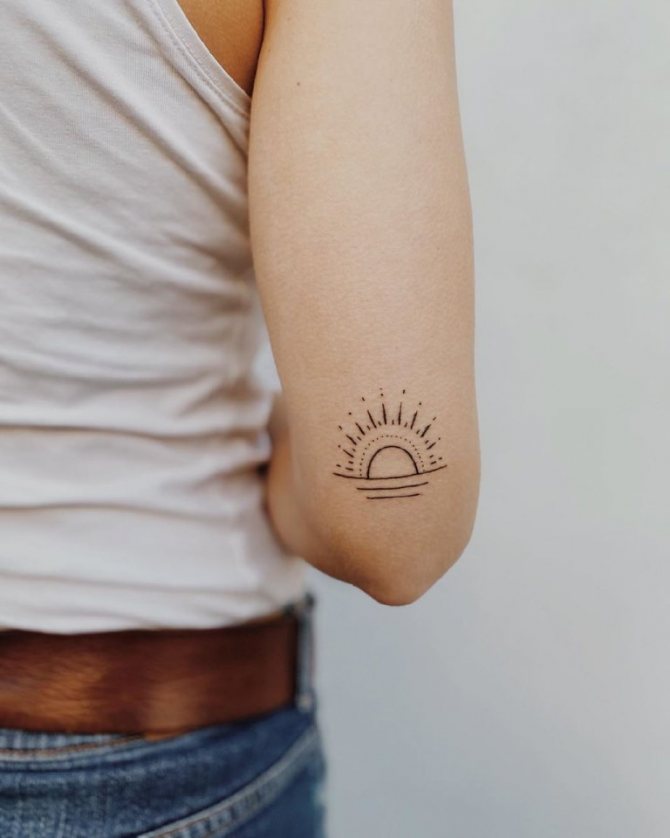 women tattoo minimalism