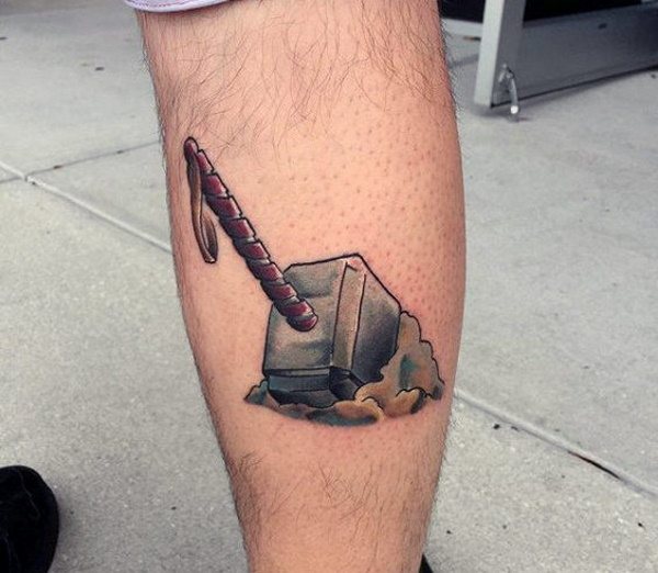 Tattoo Thor's Hammer. Significazione su braccio, mano, schiena, spalla, gamba, foto