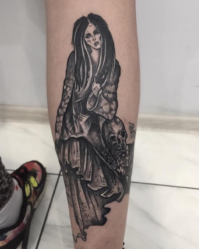 Tatouage sur les mollets des hommes