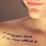 Tattoos on the collarbone for girls. Sketches, female inscriptions, patterns, birds, flowers, stars