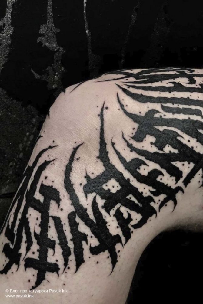 tatuaggio sulle ginocchia 13