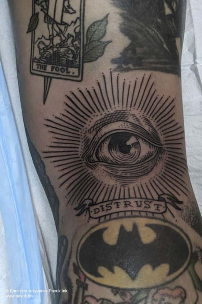 tatuaggio sulle ginocchia 19