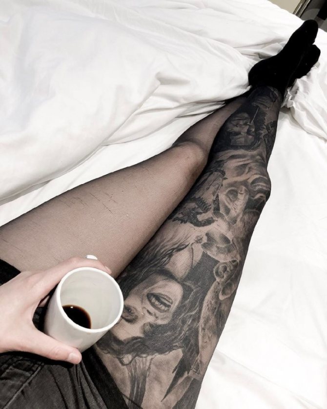 women's thighs tattoo
