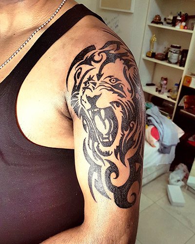 Tatouage sur les mains pour les hommes avec signification, significations, inscriptions slaves traduites, latines, motifs celtiques