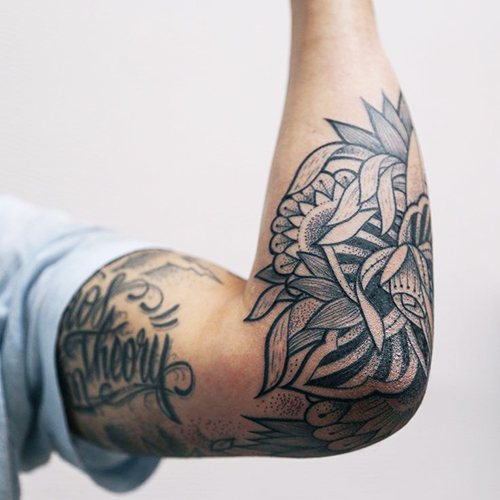 Tatouage sur les mains des hommes avec signification, significations, inscriptions slaves traduites en latin, motifs celtiques