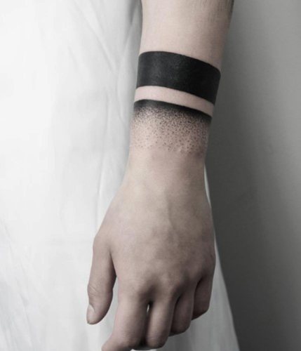 Tatouage sur les mains pour les hommes avec signification, significations, inscriptions traduites slaves, latines, motifs celtiques