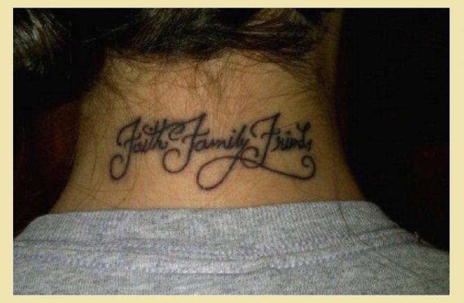 Татуировка на врата за момичета и момчета