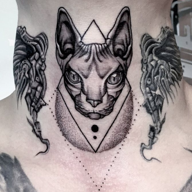 Tatouage du cou d'un homme