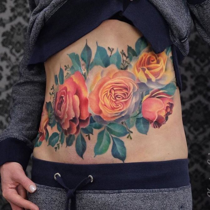 Tattoo on the appendicitis scar for women