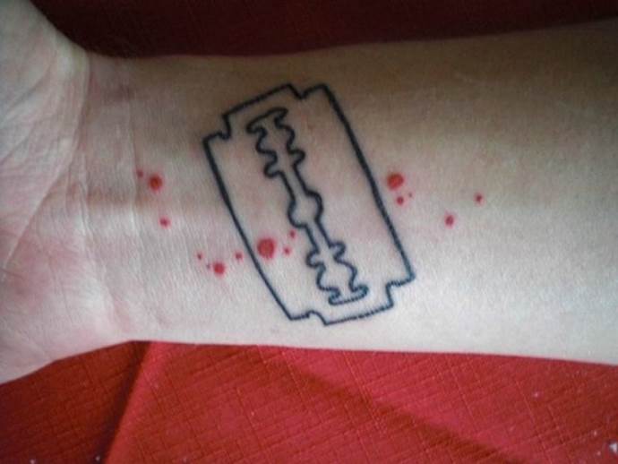 tatuaggio sul polso