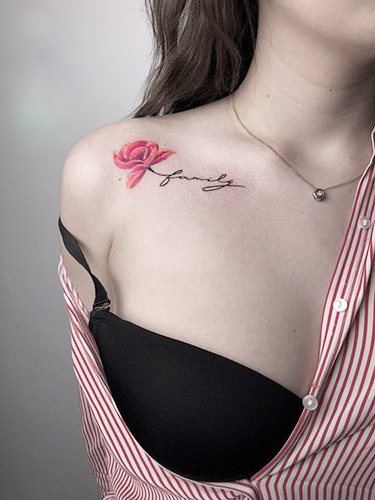 Tattoo inscriptions on the collarbone for girls in Latin with translation, Russian. Photos, sketches