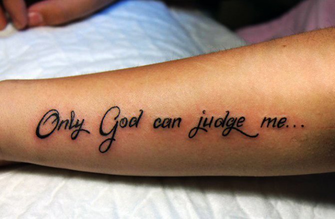 Tätoveeringud tüdrukute käel. Fotod, visandid koos tähendusega, ladina keeles koos tõlkega