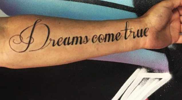 Inscriptions de tatouage sur le bras pour les hommes avec traduction. Photos, vignettes, traduction