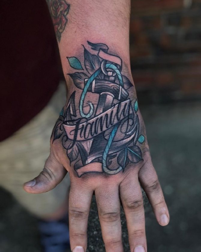 inscriptions de la famille de tatouage