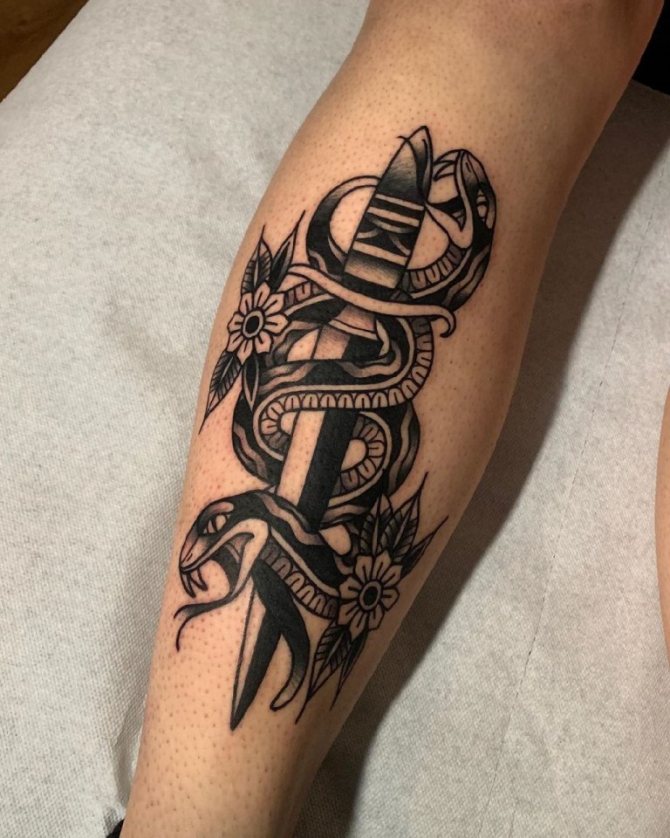 couteaux de tatouage