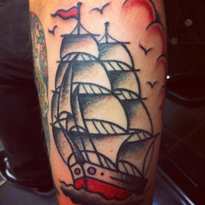 Tatouage masculin old school