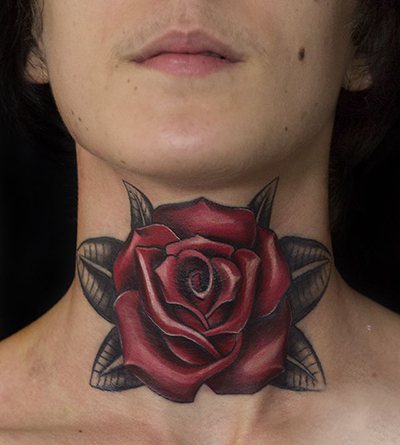 Un tatouage old school. Croquis masculins, pour filles, noir et blanc, couleur